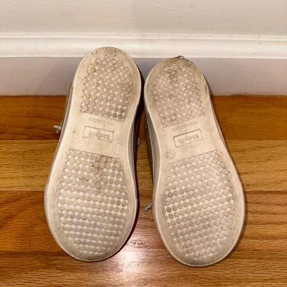 Kidpik Gold Glitter Star Sneakers - Picture 6 of 9
